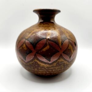 Beautiful earth tone ceramic vase 4"